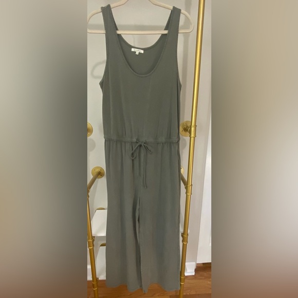 Olive Green Sleeveless Jumpsuit - Picture 4 of 8
